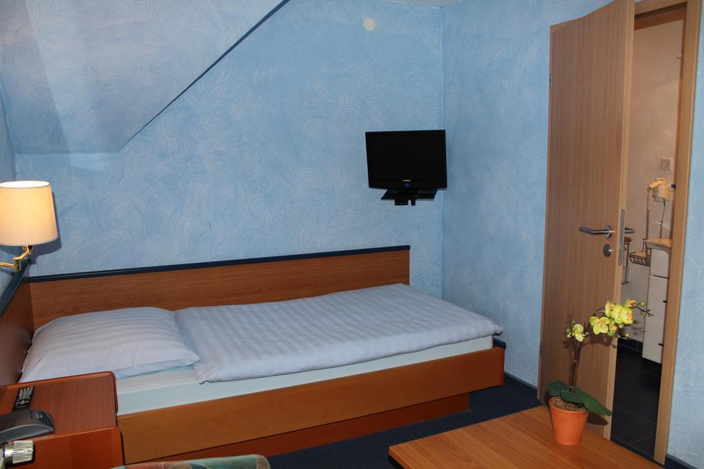 Hotel Rosenhof Düsseldorf Szoba fotó